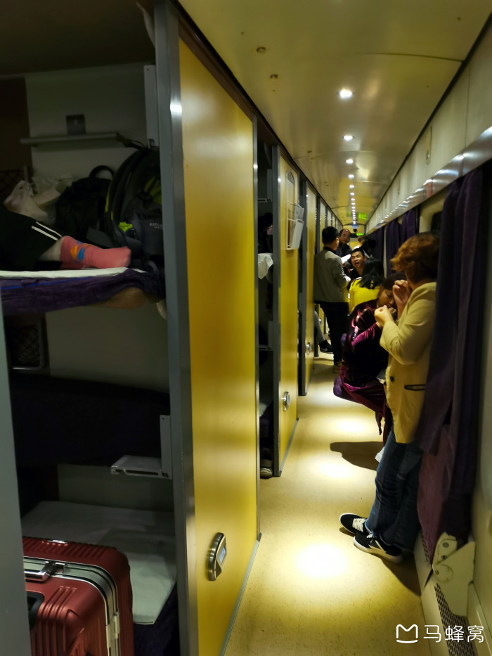 火车z165西宁到拉萨靠窗位置是哪个? - 马蜂窝