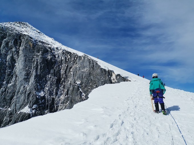 最新攻略:登頂哈巴雪山,挑戰人生新高度