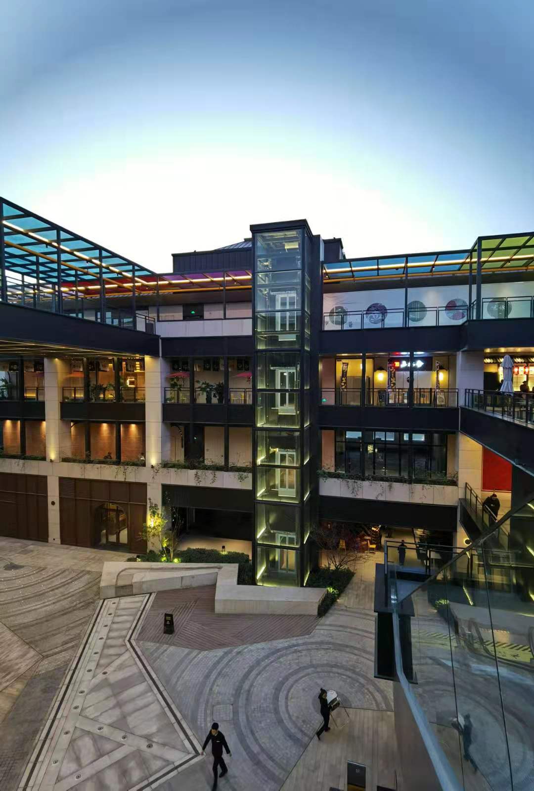 整东新区-龙湖里,这里是郑州的是三里屯吗?