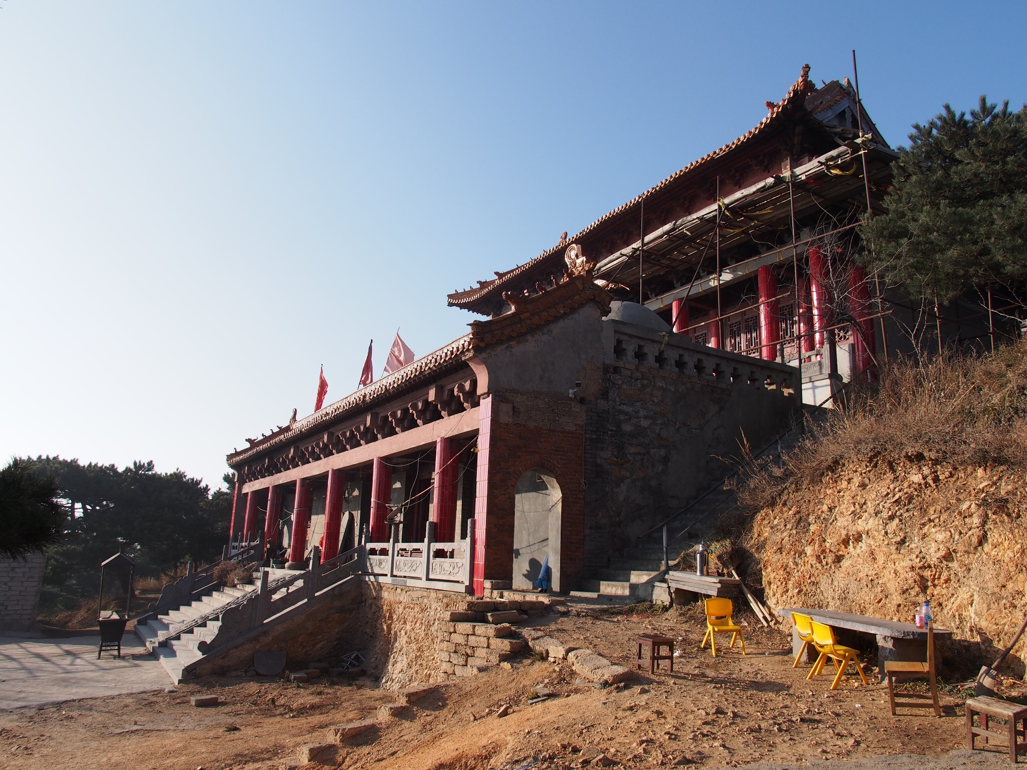 (↑终于到达天爷庙,这里还在修.