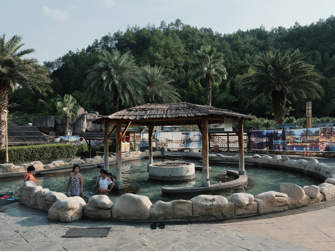 三百山热泉河汤谷