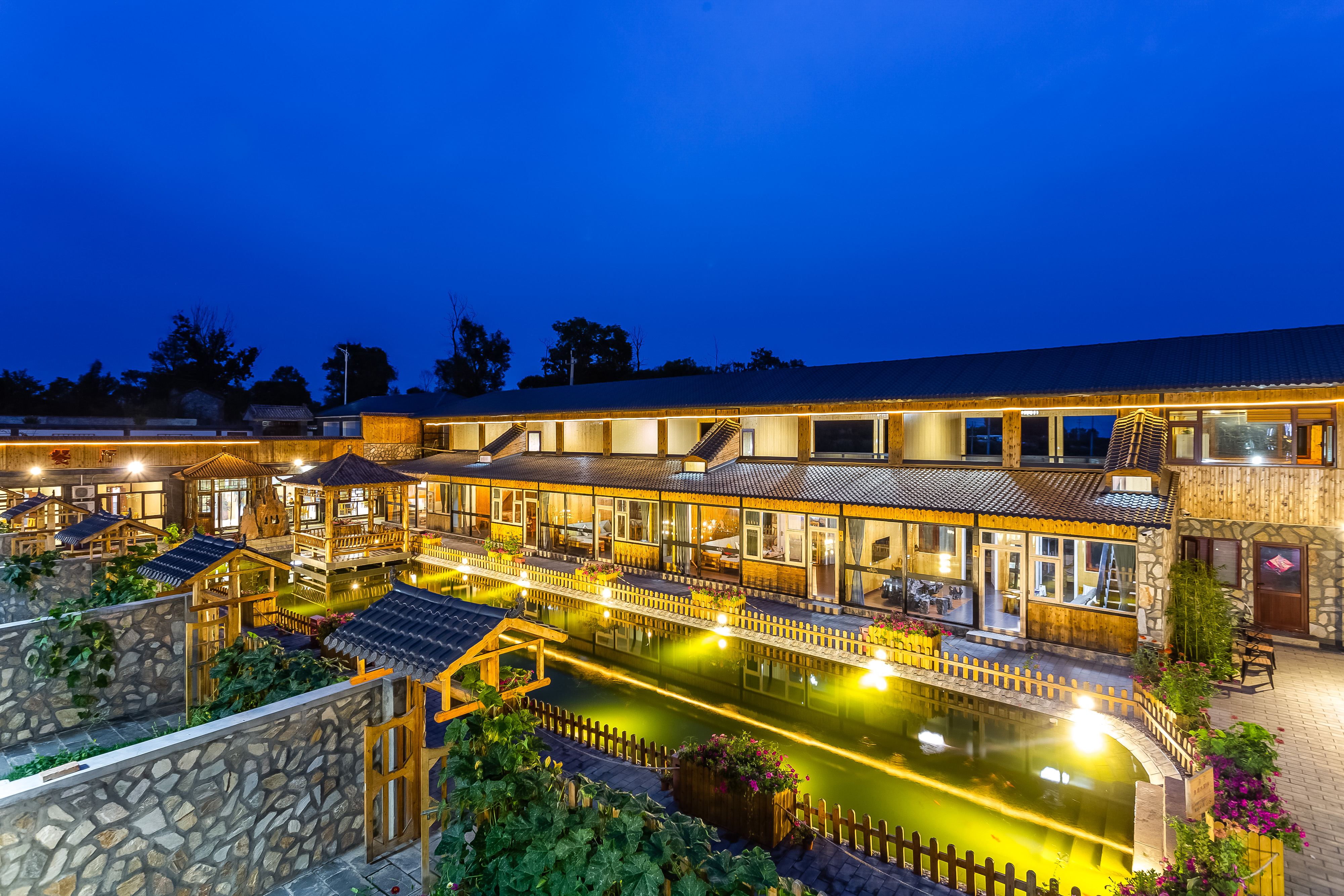 北京龙庆峡 宿花筑·映景客栈 自驾住宿1晚/含龙庆峡首道门票2张/安心