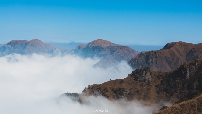 人间朝暮,草黄惊秋,惊鸿一瞥,秋落武功山 人间朝暮,草黄惊秋,惊鸿一瞥,秋落武功山