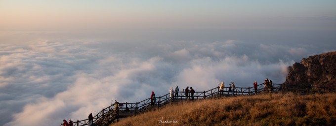 人间朝暮,草黄惊秋,惊鸿一瞥,秋落武功山 人间朝暮,草黄惊秋,惊鸿一瞥,秋落武功山