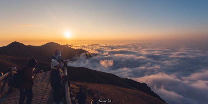 人间朝暮,草黄惊秋,惊鸿一瞥,秋落武功山 人间朝暮,草黄惊秋,惊鸿一瞥,秋落武功山