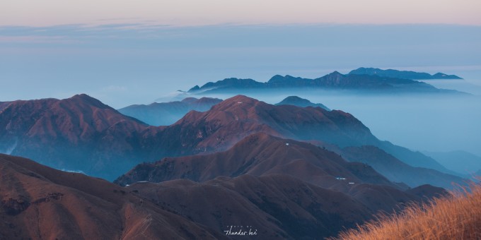 人间朝暮,草黄惊秋,惊鸿一瞥,秋落武功山 人间朝暮,草黄惊秋,惊鸿一瞥,秋落武功山