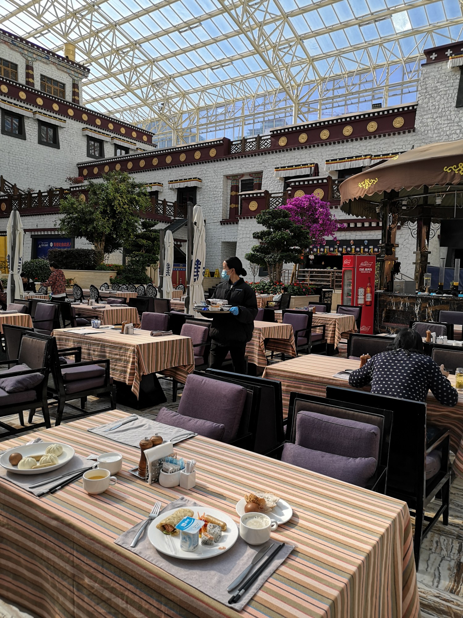 拉萨圣地天堂洲际大饭店西餐厅