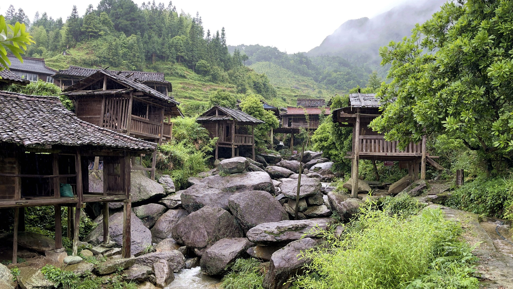 融水石上人家景区(3a)