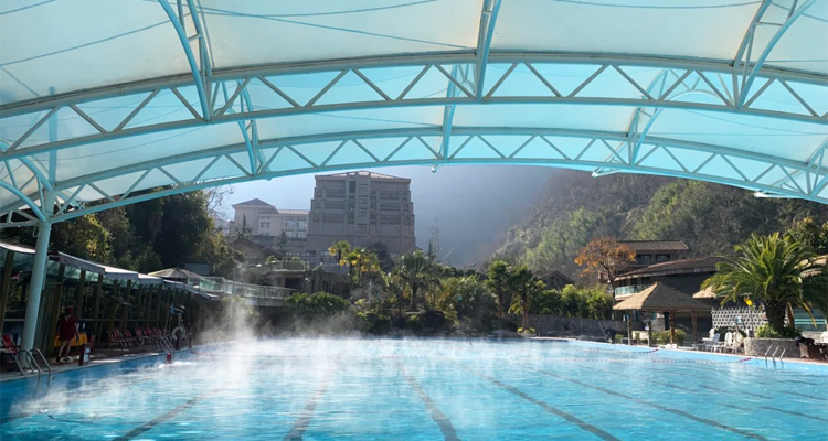 海螺沟贡嘎神汤温泉酒店2天1晚套餐含双人早餐 温泉票2张