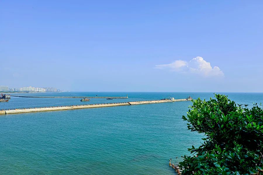 冠头岭国家森林公园位于北海市最西端,也是北海