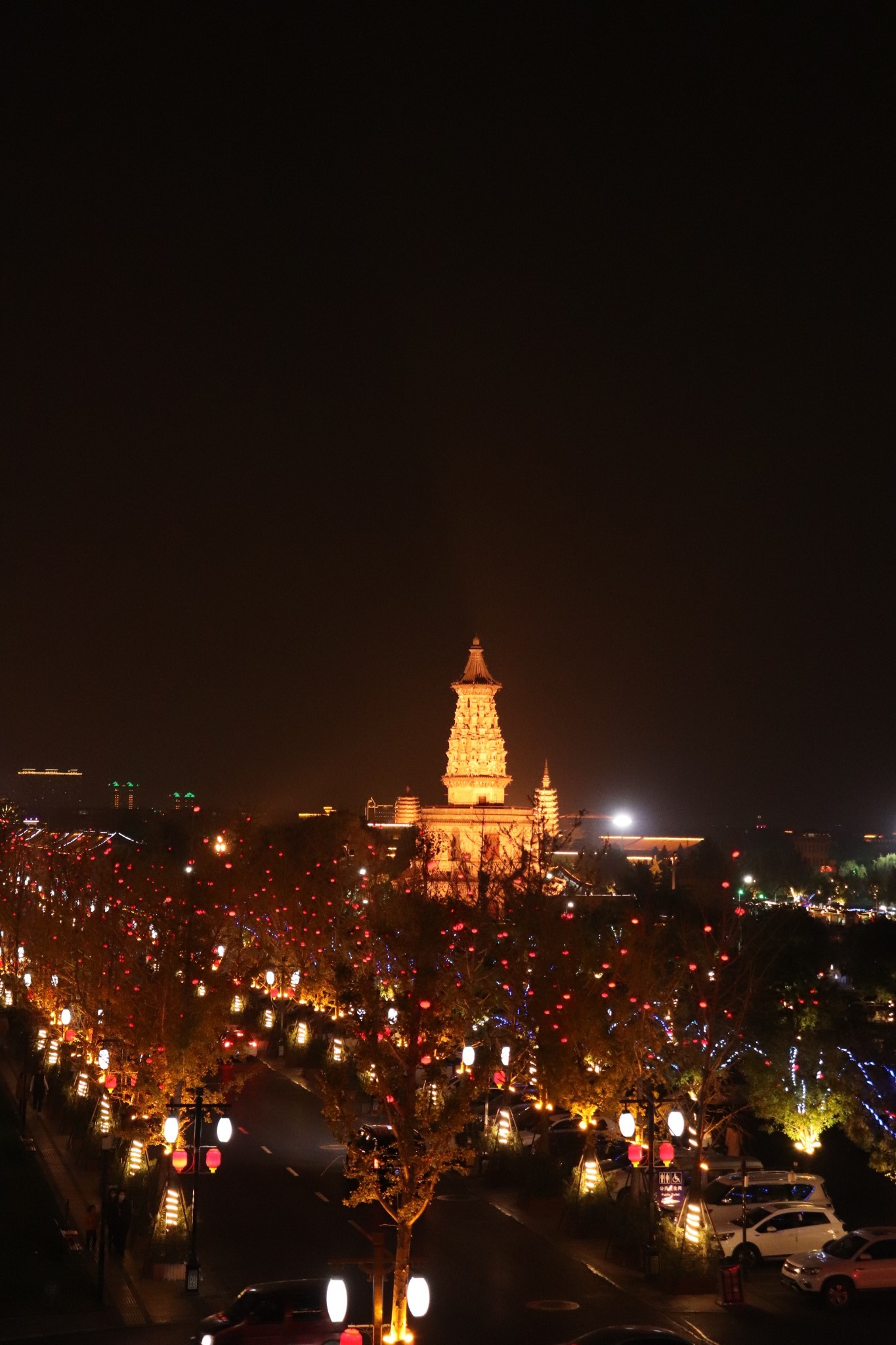 在正定古城看四塔夜景,被隆兴寺的佛像震撼,石家庄旅游攻略 - 马蜂窝