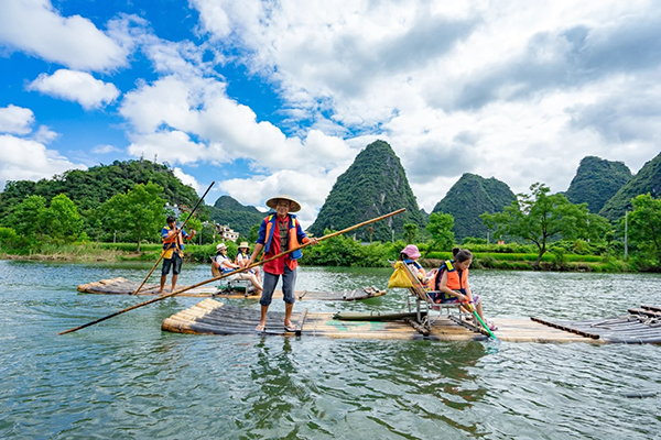 旅行(漓江竹筏/漓江游船 龙脊梯田 银子岩 千古情/印象刘三姐 西街