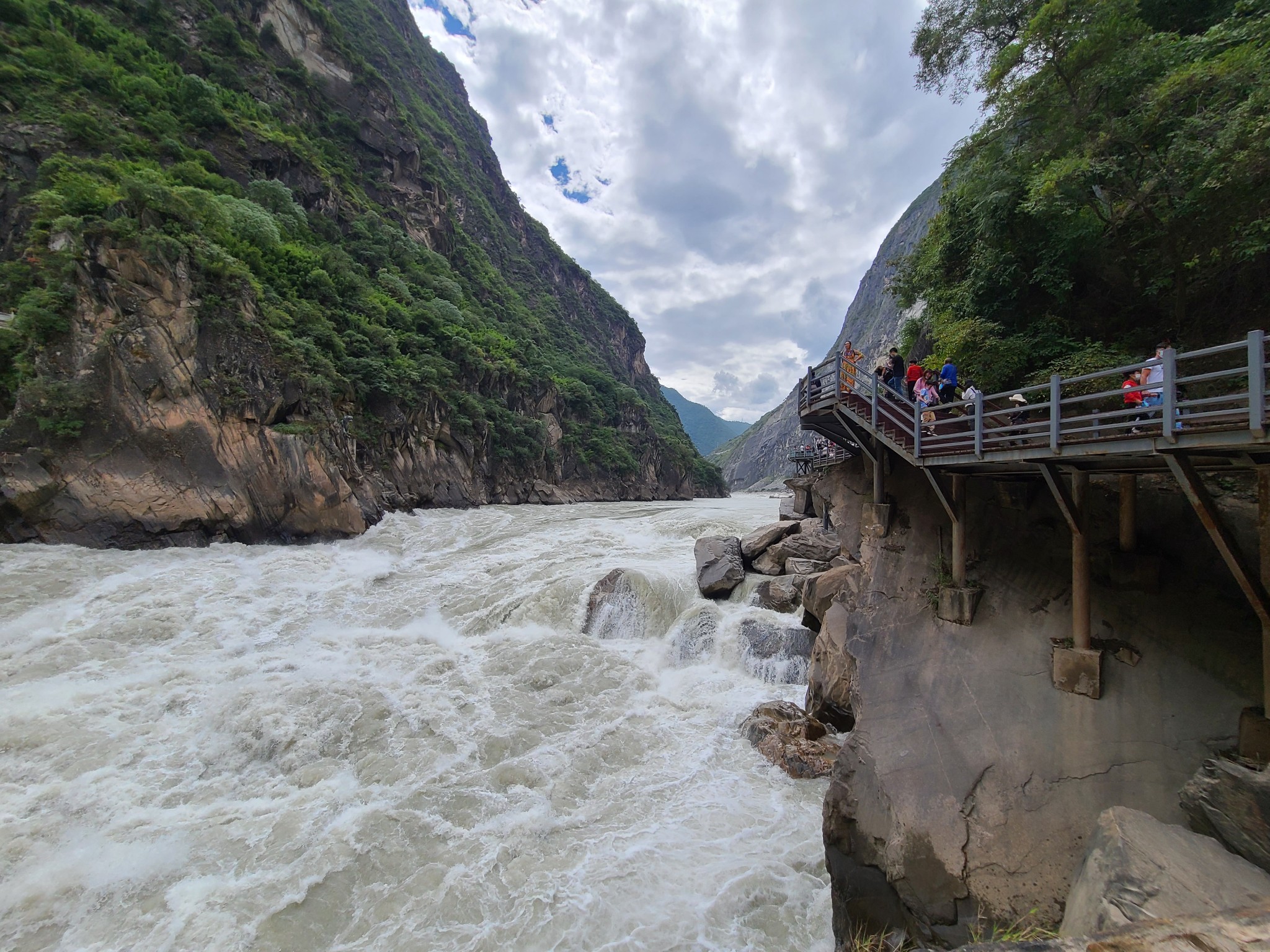 香格里拉虎跳峽景區