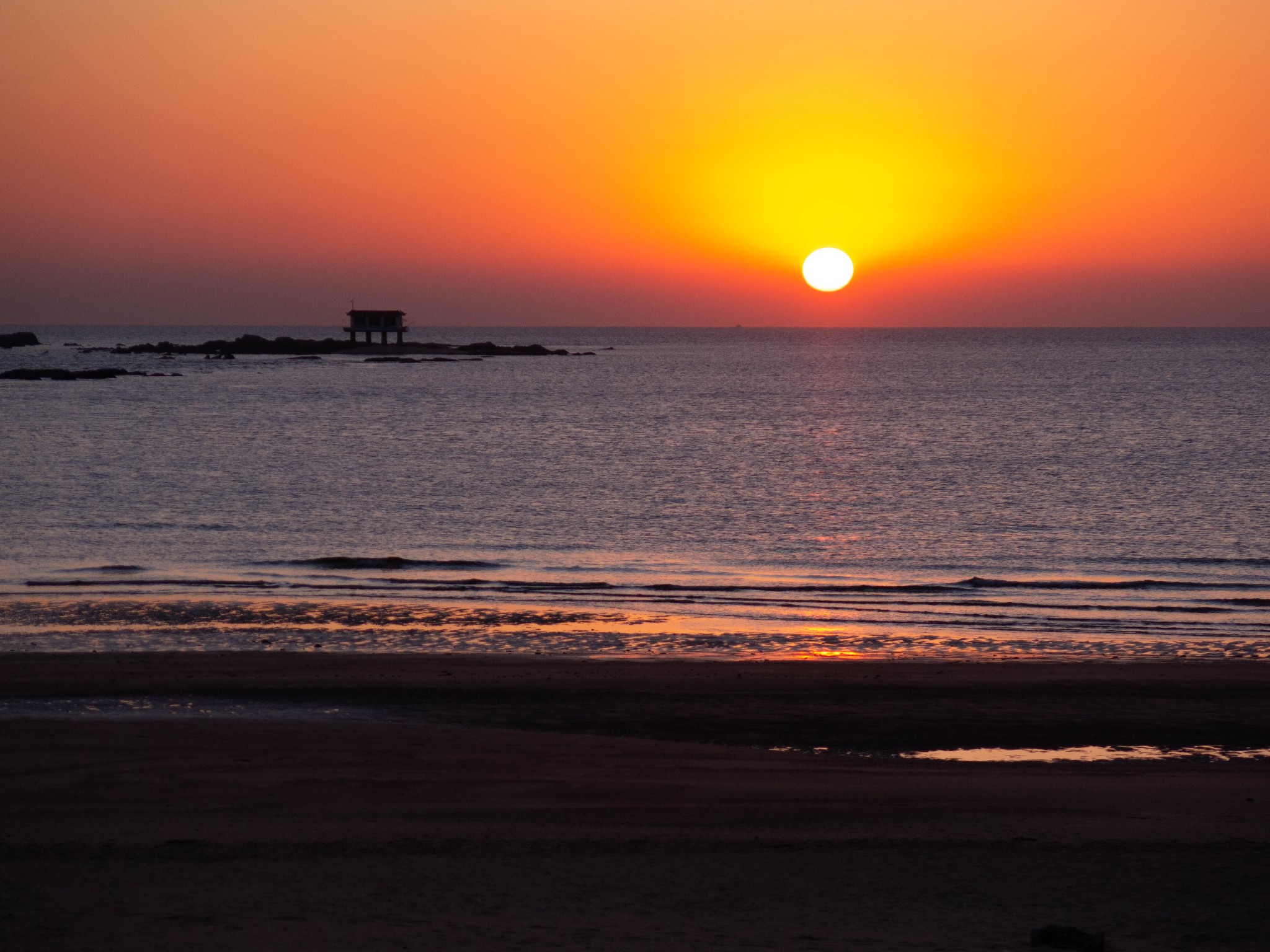 海上日出曙光先照