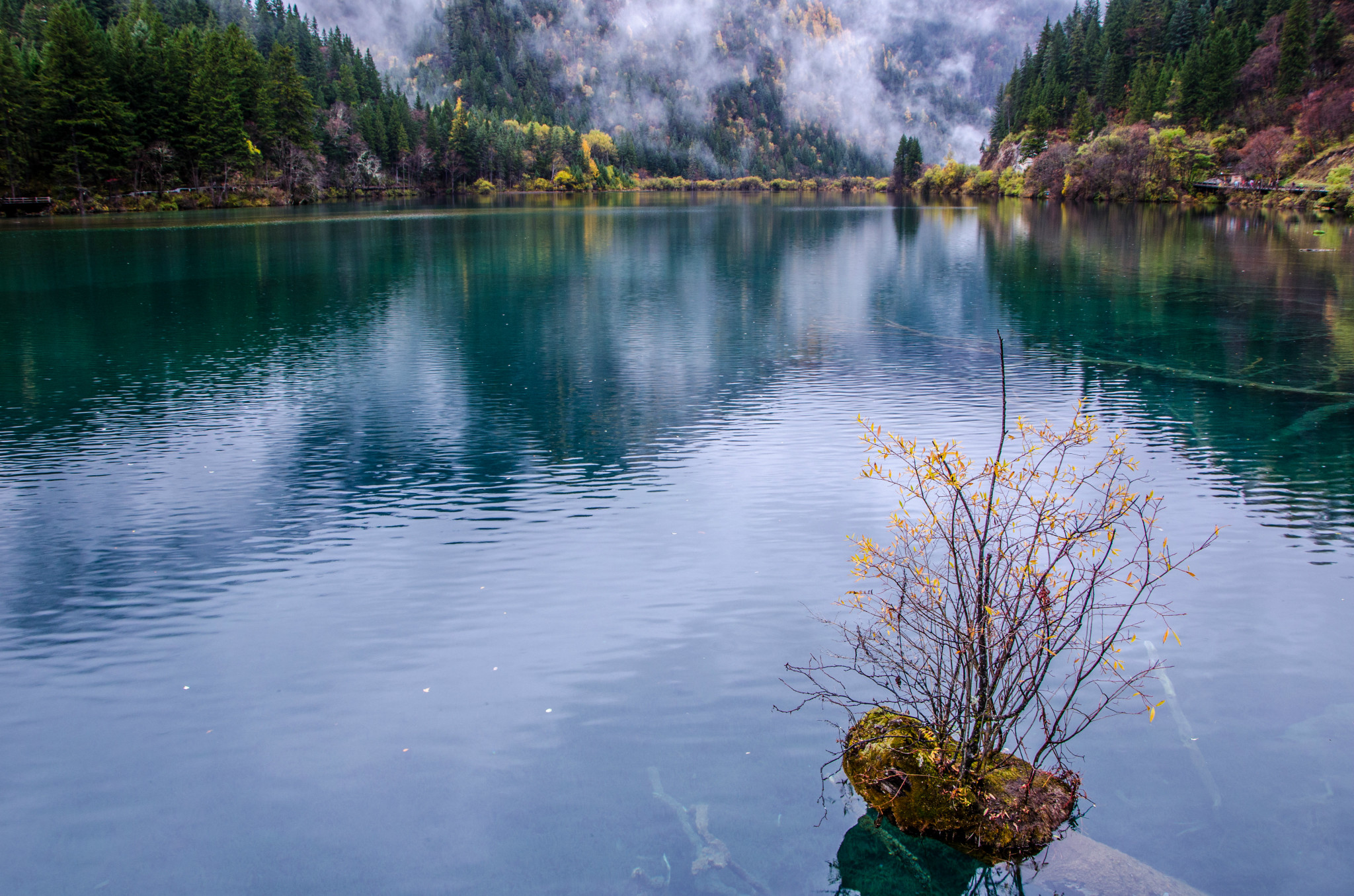 云雾缭绕,青山绿水,太美了,不愧是电影<<英雄>>的外景地