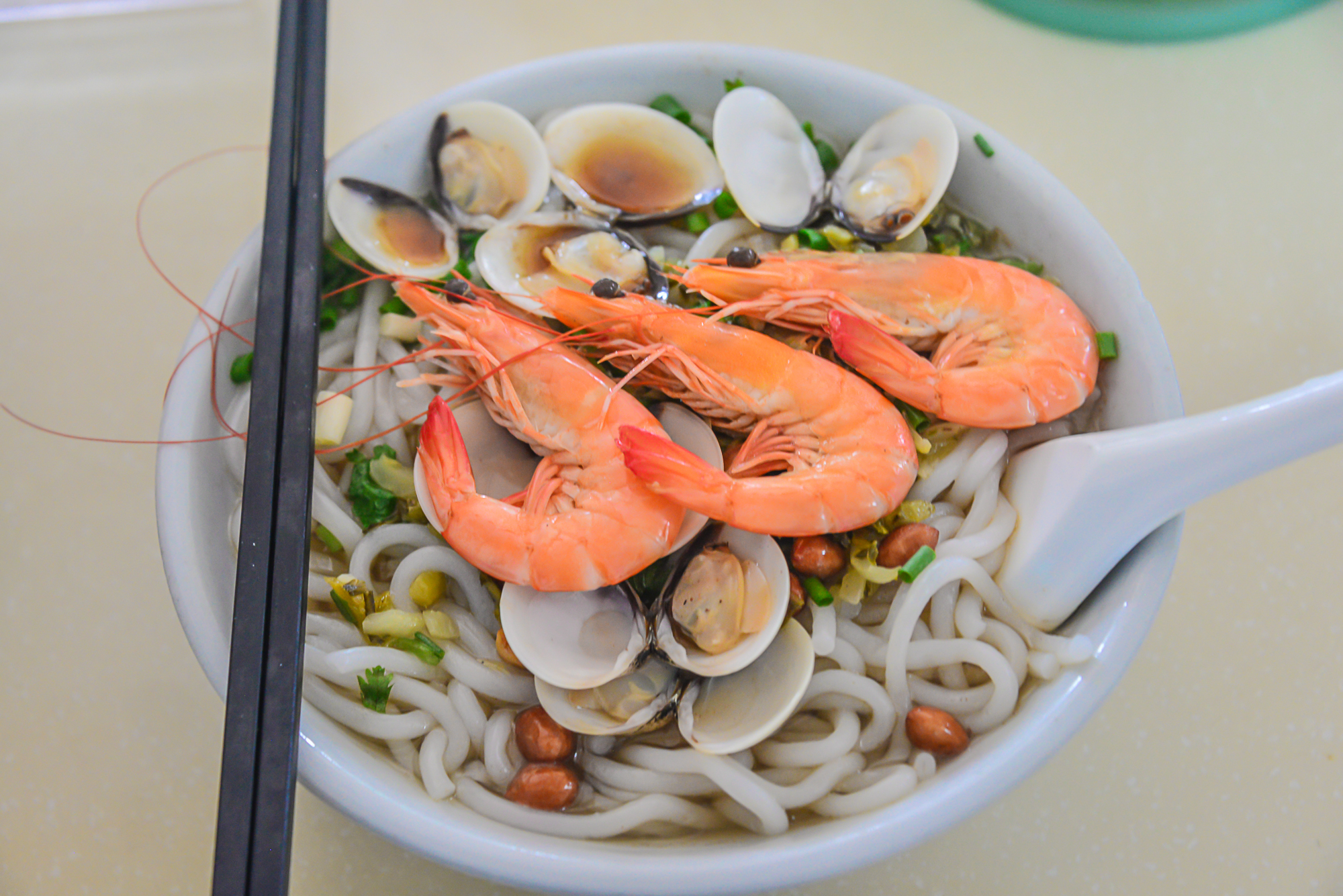 海鲜抱罗粉15元/份,基围虾新鲜个头大