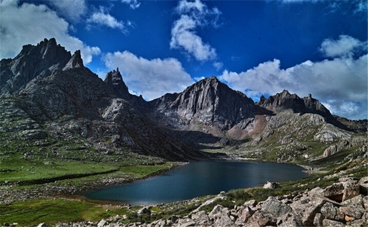 阿坝莲宝叶则-神座-久治旅游线路攻略风景区旅游住宿酒店攻略